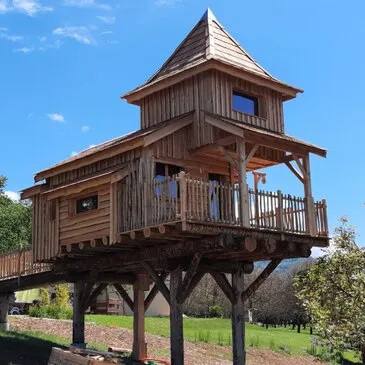 Nuit en Cabane dans les Arbres avec Spa près de Valence