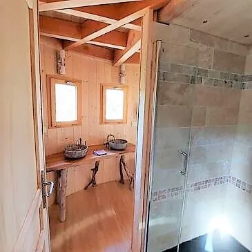 Nuit en Château dans les Arbres avec Spa près de Valence