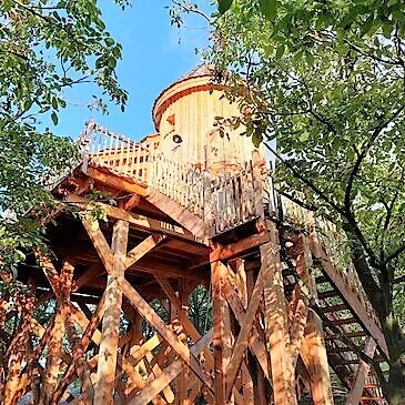 Nuit en Château dans les Arbres avec Spa près de Valence