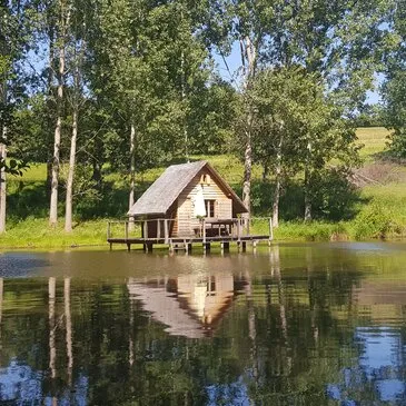 Nuit en Cabane sur L'Eau dans le Morvan