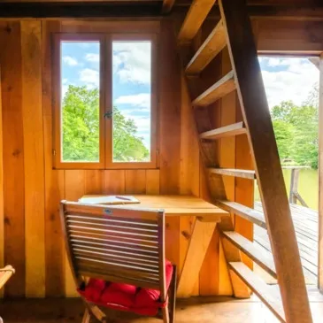 Nuit en Cabane sur L'Eau dans le Morvan