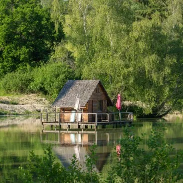 Nuit en Cabane sur L'Eau dans le Morvan