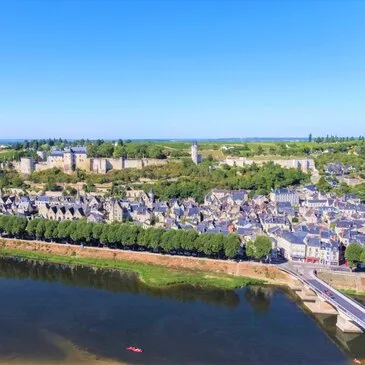 Vol en Montgolfière à Chinon - Survol de la Forteresse Royale