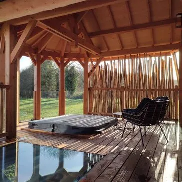 Nuit en Cabane Perchée avec Spa près de Loudéac