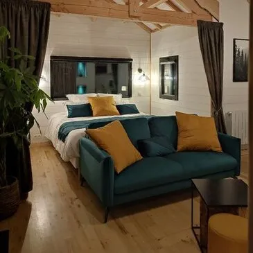 Nuit en Cabane Perchée avec Spa près de Loudéac