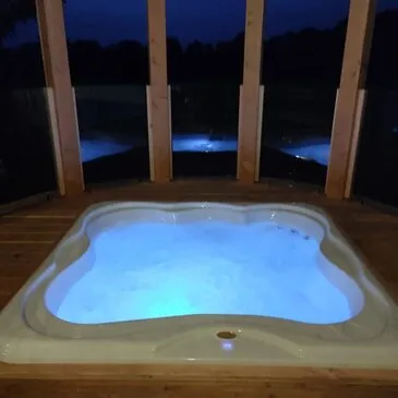 Nuit en Cabane Perchée avec Spa près de Loudéac