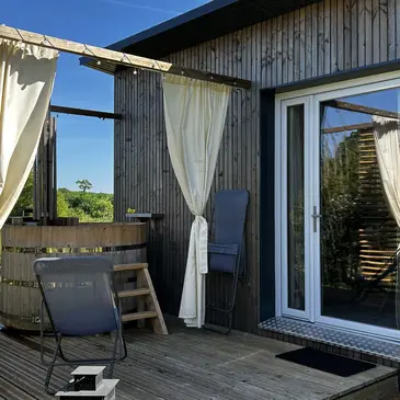 Nuit en Écolodge avec Bain Nordique Privatif près de Nantes