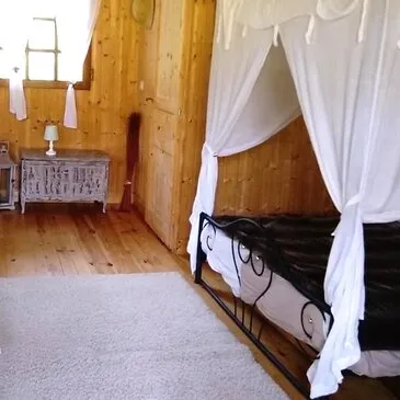 Nuit en Cabane dans les Arbres près de Tarbes