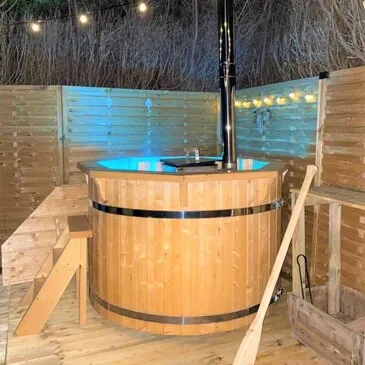 Nuit Insolite en Tonneau avec Spa Privatif près de Lourdes