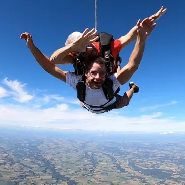 Saut en Parachute en Tandem à Pau