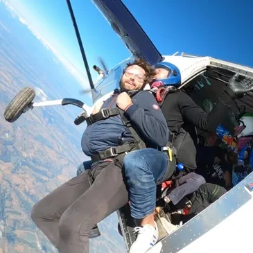 Saut en Parachute en Tandem à Pau