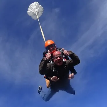 Saut en Parachute en Tandem à Pau