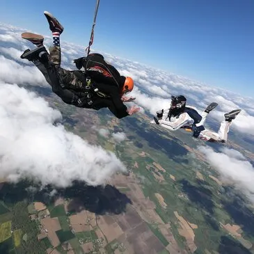 Saut en Parachute en Tandem à Pau