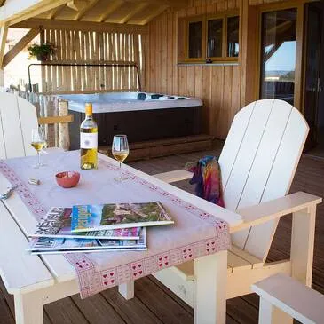 Nuit en Cabane avec Spa Privatif à Monbazillac