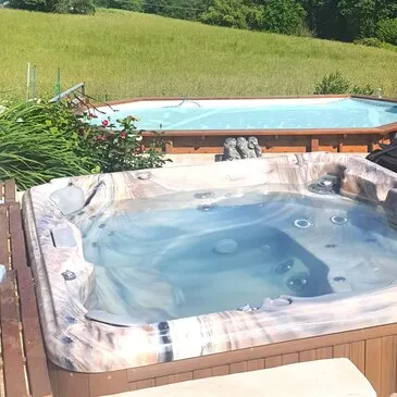 Nuit en Bulle avec Jacuzzi Privatif près de Mont-de-Marsan