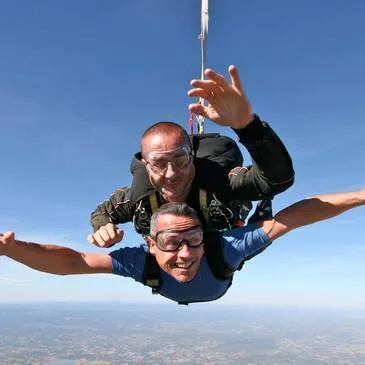 Saut en Parachute Tandem à Clermont-Ferrand