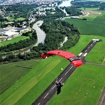 Saut en Parachute Tandem à Clermont-Ferrand