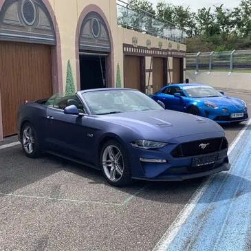 Pilotage sur Route en Ford Mustang GT près de Colmar