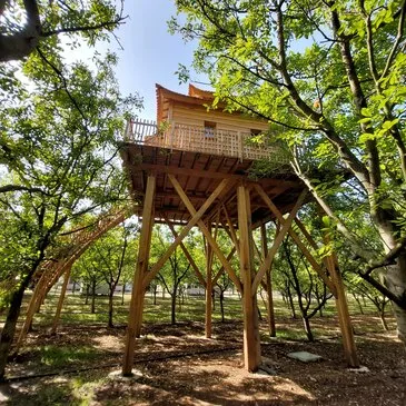 Nuit en Cabane sur Pilotis avec Spa près de Valence