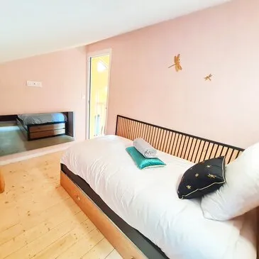 Nuit en Cabane sur Pilotis à Dole