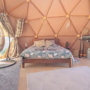 Nuit en Dôme avec Bain Nordique Privatif près de Bourg-en-Bresse