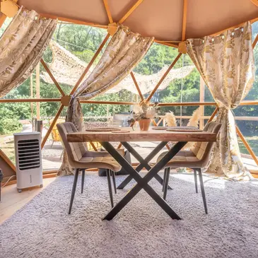 Nuit en Dôme avec Bain Nordique Privatif près de Bourg-en-Bresse