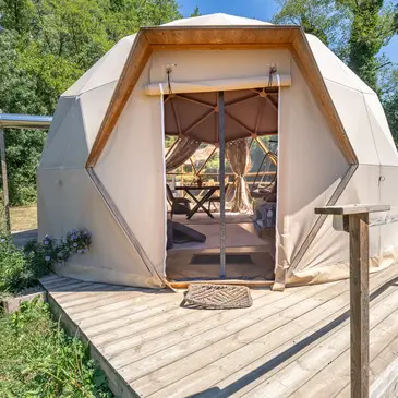 Nuit en Dôme avec Bain Nordique Privatif près de Bourg-en-Bresse