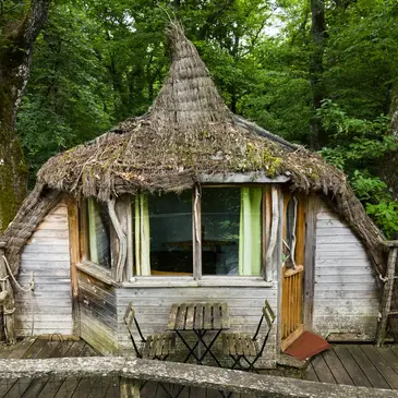Cabane dans les Arbres près de Dole