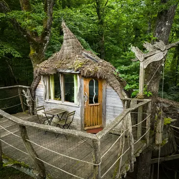 Cabane dans les Arbres près de Dole