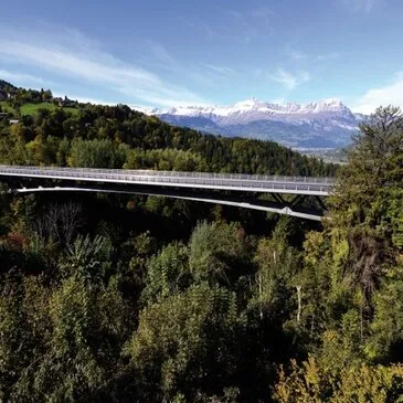 Saut à l'élastique à Saint-Gervais face au Mont-Blanc