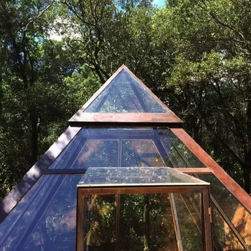 Nuit en Pyramide de Verre près de Perpignan