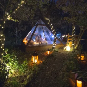 Nuit en Pyramide de Verre près de Perpignan