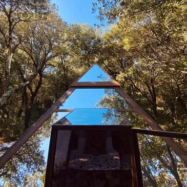 Nuit en Pyramide de Verre près de Perpignan