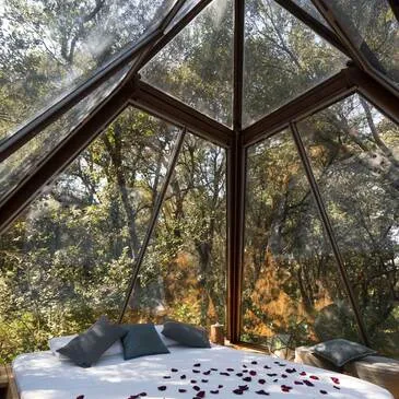 Nuit en Pyramide de Verre près de Perpignan