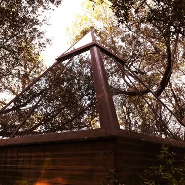 Nuit en Pyramide de Verre près de Perpignan
