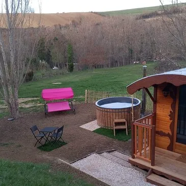 Nuit en Roulotte avec Bain Nordique Privatif près de Toulouse