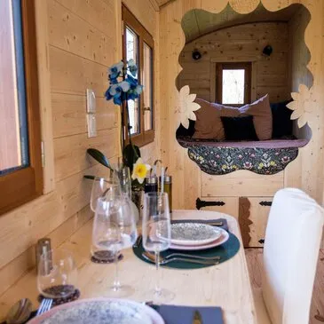 Nuit en Roulotte avec Bain Nordique Privatif près de Toulouse