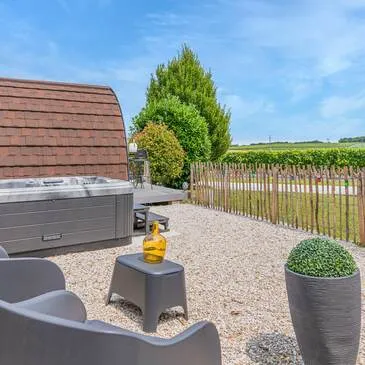 Nuit en Pod avec Spa Privatif près de Jonzac