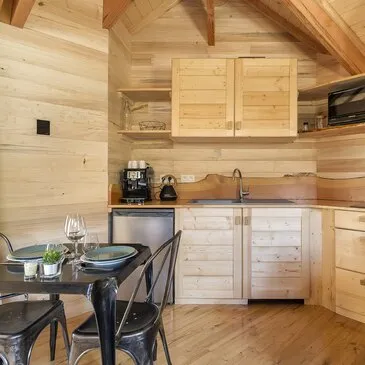 Cabane sur Pilotis avec Spa et Sauna Privatif près d'Annonay