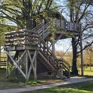 Cabane dans les arbres près de Beauvais