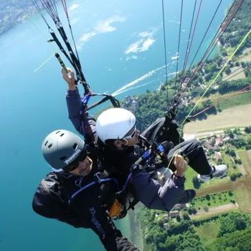 Baptême en Parapente près d'Aix-les-bains - Survol Lac du Bourget