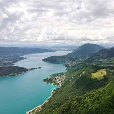 Baptême en Parapente près d'Aix-les-bains - Survol Lac du Bourget