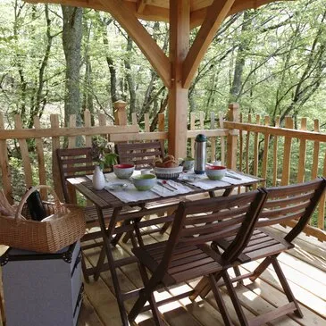 Nuit en Cabane Perchée près de Bordeaux