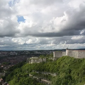 Baptême en Hélicoptère à Besançon - Survol des Châteaux