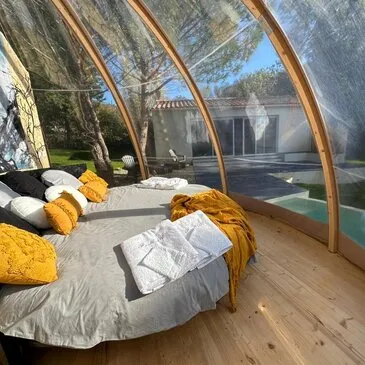 Nuit en Bulle avec Spa et Piscine Privatifs près de Carcassonne