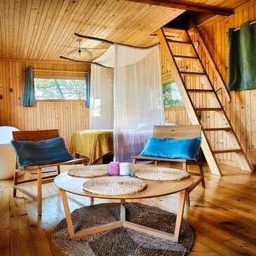 Cabane sur Pilotis près de Tulle