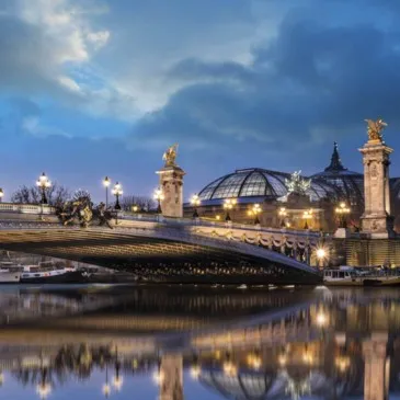 Balade en Bateau et Dîner sur la Seine à Paris