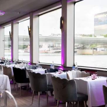 Balade en Bateau et Dîner sur la Seine à Paris