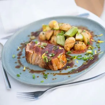 Balade en Bateau et Dîner sur la Seine à Paris