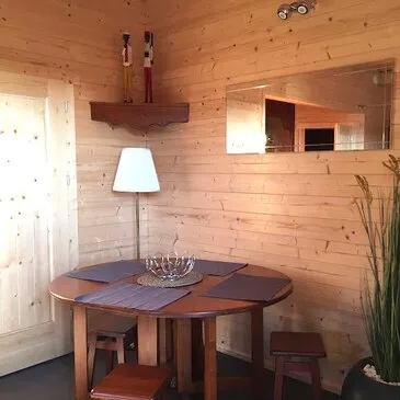 Cabane sur Pilotis avec Spa Privatif près de Privas